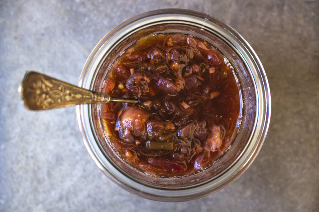krydret rabarberchutney