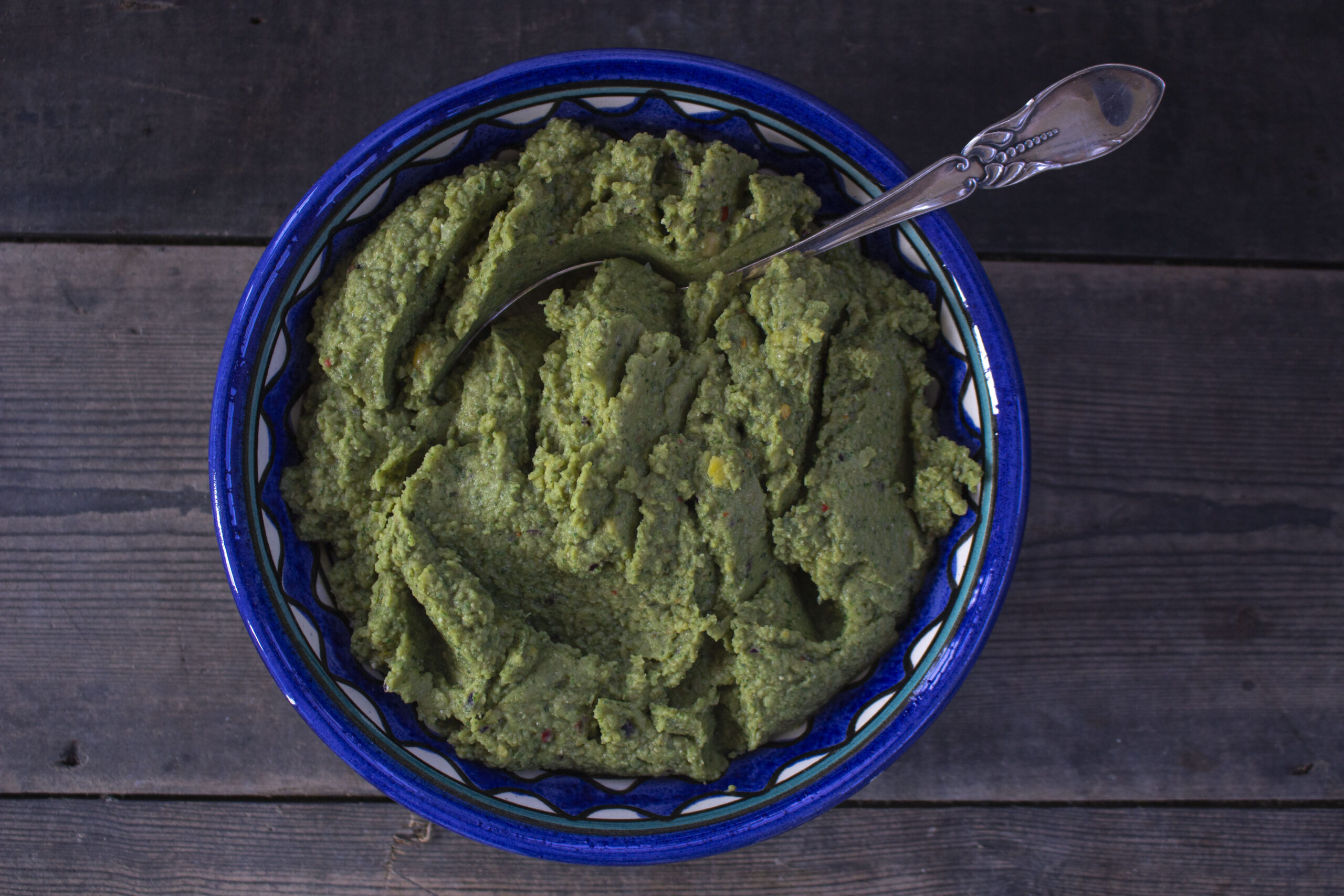 Hummus med brændenælder