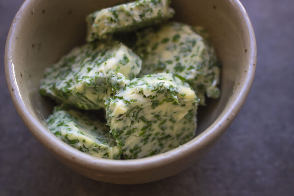 Persillesmør – Sådan laver du smør med persille